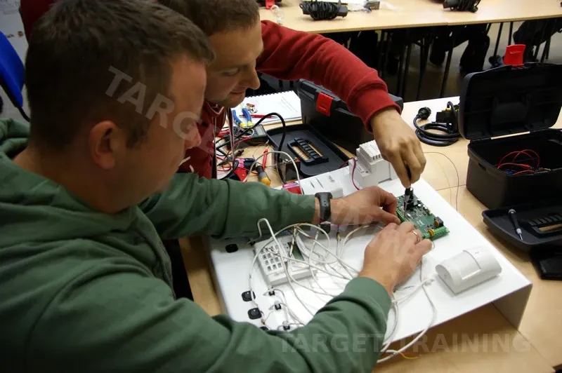 Kursy techniczne – Pracownik zabezpieczenia technicznego – Zajęcia praktyczne (galeria)