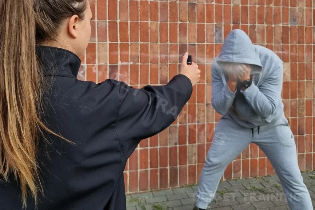 Szkolenia w zakresie stosowania środków technicznych w samoobronie