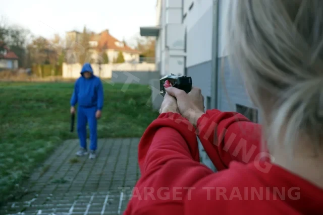 Paralizator elektryczny typu TASER w samoobronie – legalność, technika, skuteczność