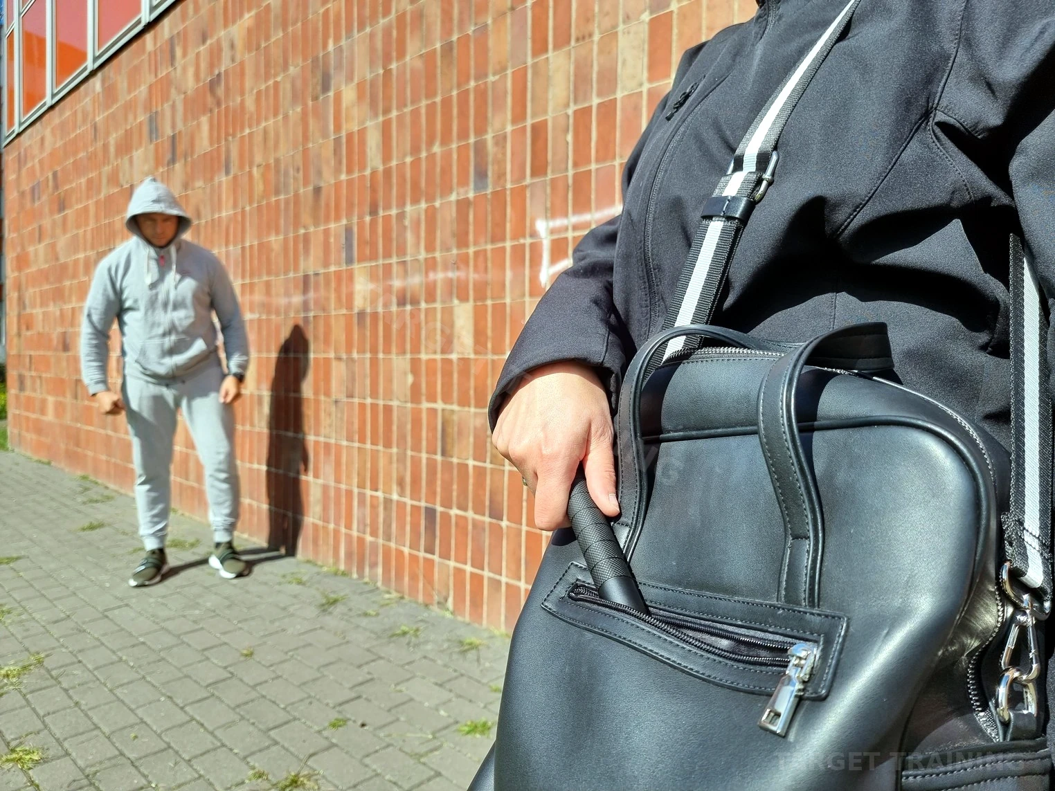 Pałka teleskopowa w samoobronie – poziom podstawowy