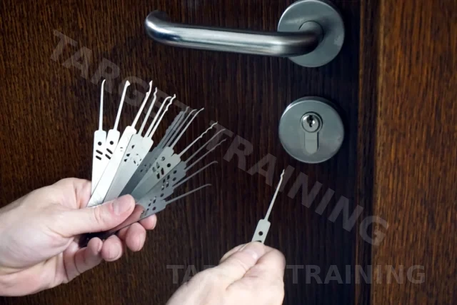 L10a. Techniki manipulacyjne i bezinwazyjne metody otwierania zamków